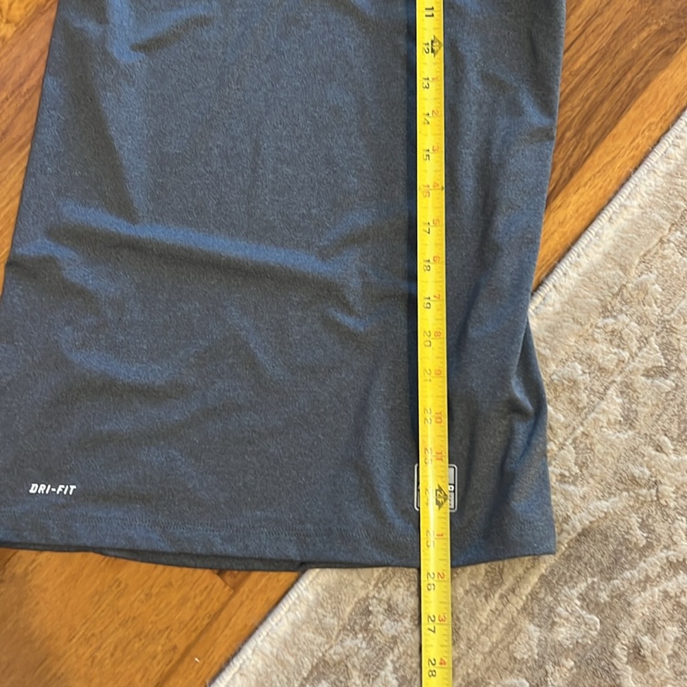 Nike pro‎ tshirt - Picture 2 of 9